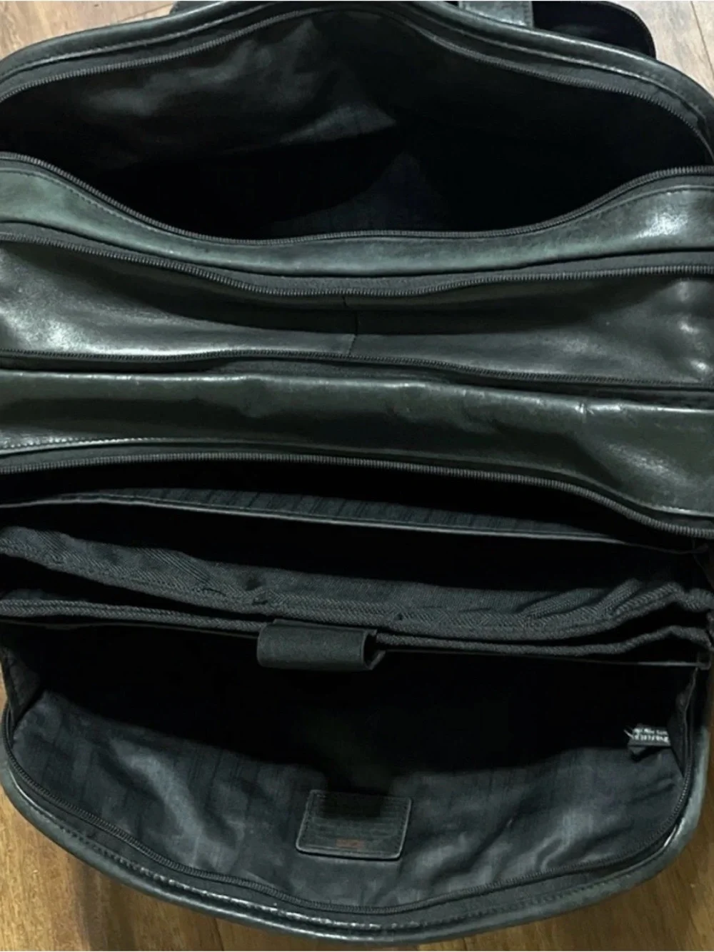 TUMI Alpha Leather Expandable Organizer Laptop Bag Solid Black 96141DH